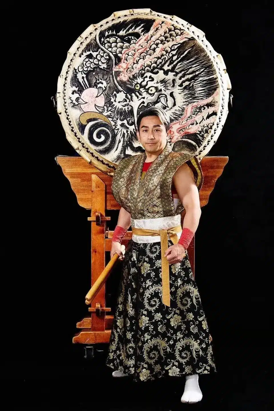 和太鼓奏者<br />
TAKERU