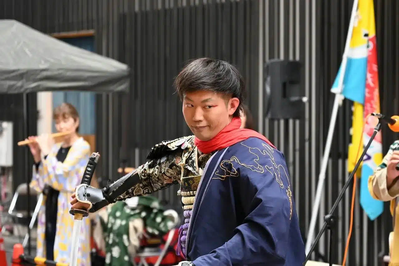 岩崎城刀劇隊<br />
太陽寺左平次